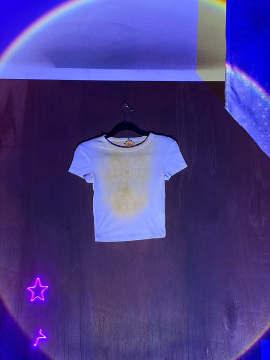 Star Stained Angel Tee - White Daisy XS